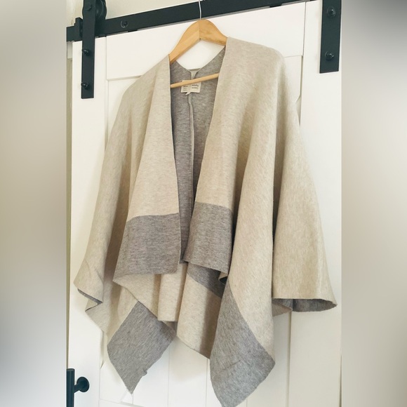 Anthropologie Saturday Sunday Creme Grey Colorblock Drape Shawl - Picture 5 of 5